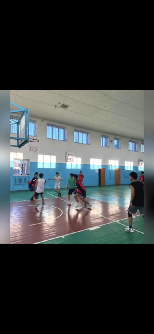 Күзгі демалыс қызыққа толы! Мектебіміздің баскетбол командасы қала мектептерінің командаларымен жолдастық кездесу ойынын өткізді.