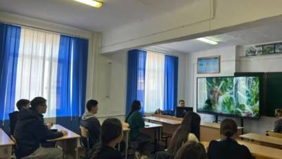 &quot;Кітап оқитын ұлт &quot; жобасы аясында Күзгі демалыс кезінде 9 &quot;А&quot; сынып оқушылары ұжым болып Джон Рональд Руэл Толкиннің &quot; Сақиналар әміршісі: Сақина бауырластығы&quot; атты танымал туындысының киносын тамашалады.